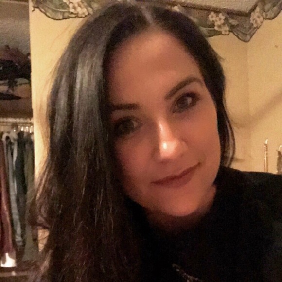 Meet your Posher, Melanie - Picture 1 of 1